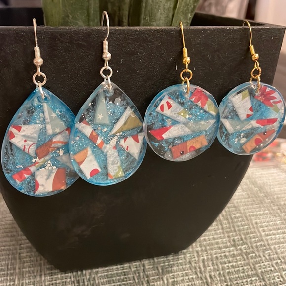 XMAS Festive Handmade Medium Holiday Earrings Blue Teardrop - Picture 9 of 9